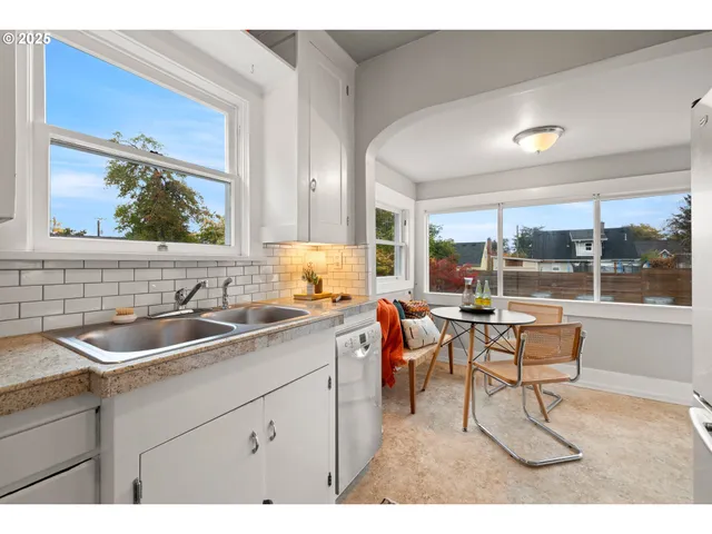 $499,900 | 7024 North Congress Avenue, Portland, OR 97217