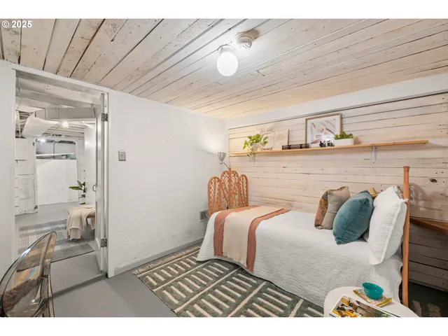 $499,900 | 7024 North Congress Avenue, Portland, OR 97217