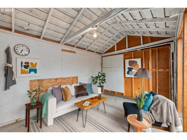 $499,900 | 7024 North Congress Avenue, Portland, OR 97217