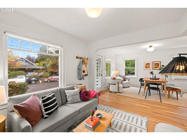 $499,900 | 7024 North Congress Avenue, Portland, OR 97217