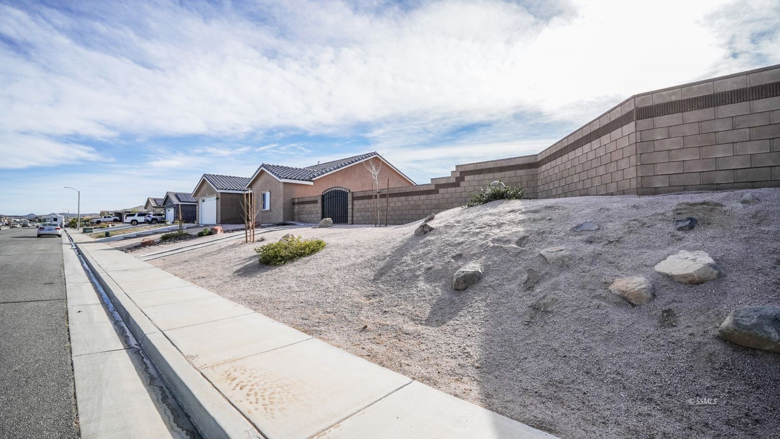 225 Rainshadow Court Ridgecrest, CA 93555 - Photo 3 of 30