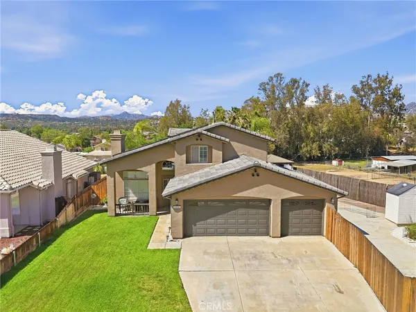 $1,099,000 | 12184 Knoll Crest Place, Lakeside, CA 92040