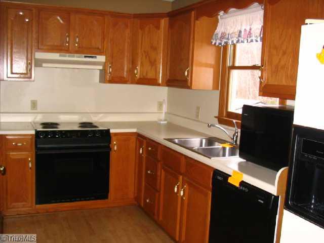 221 Shepard Road Madison, NC 27025 - Photo 4 of 7 Kitchen.