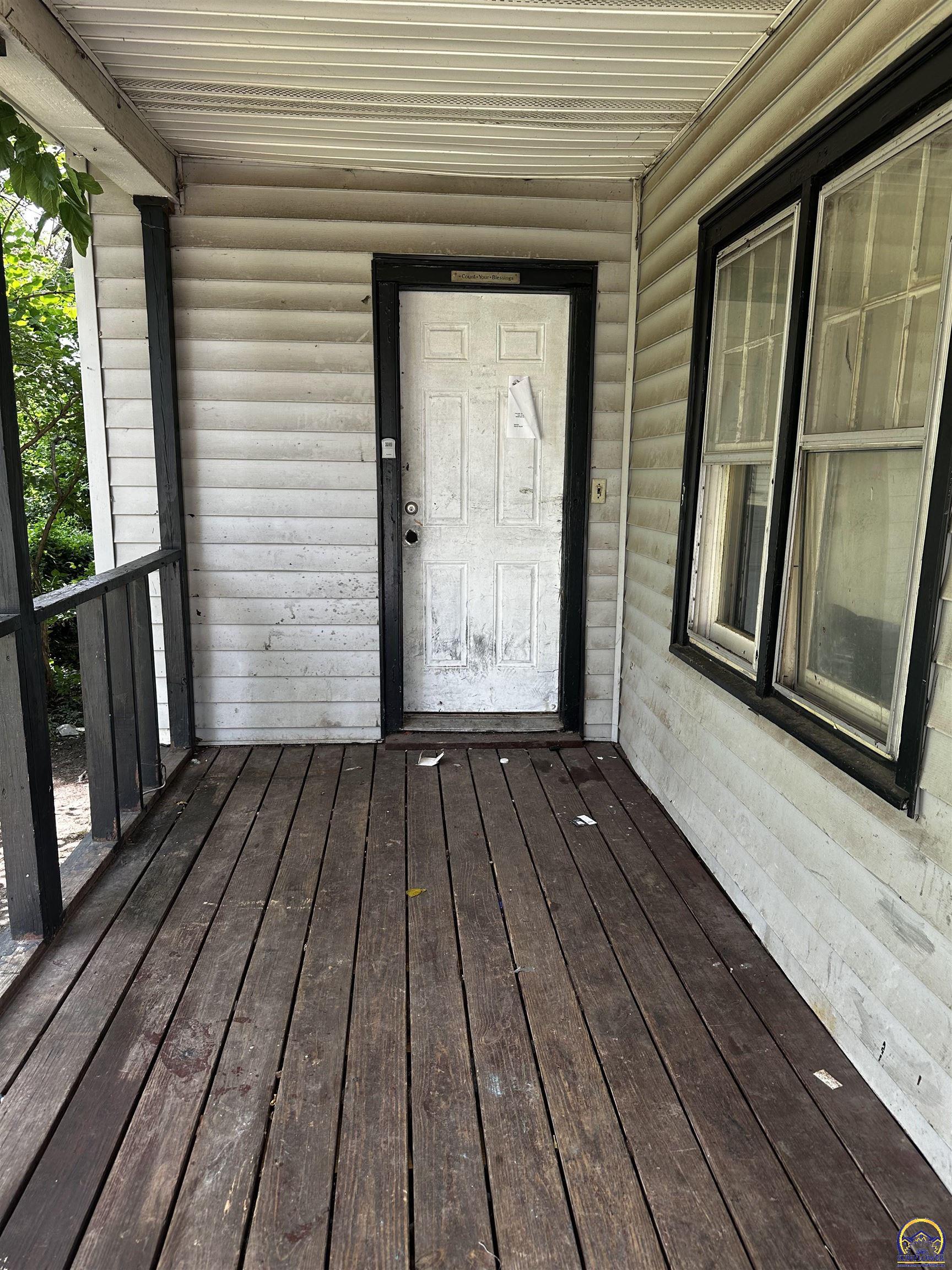 313 Southwest 13th Street Topeka, KS 66612 - Photo 7 of 23