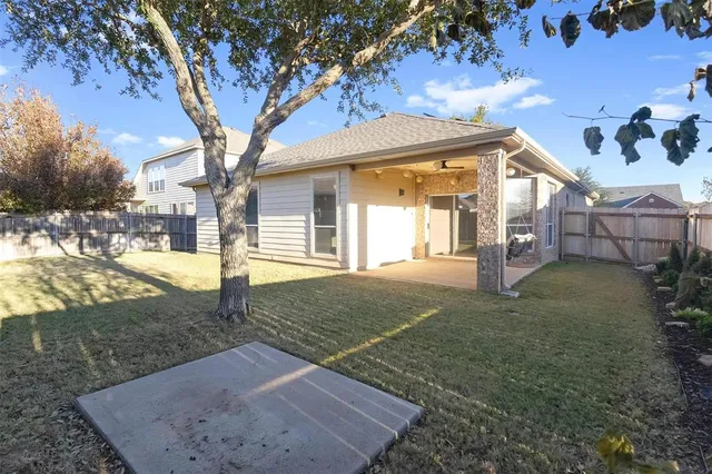 $2,400 | 832 Pebble Creek Drive, Burleson, TX 76028