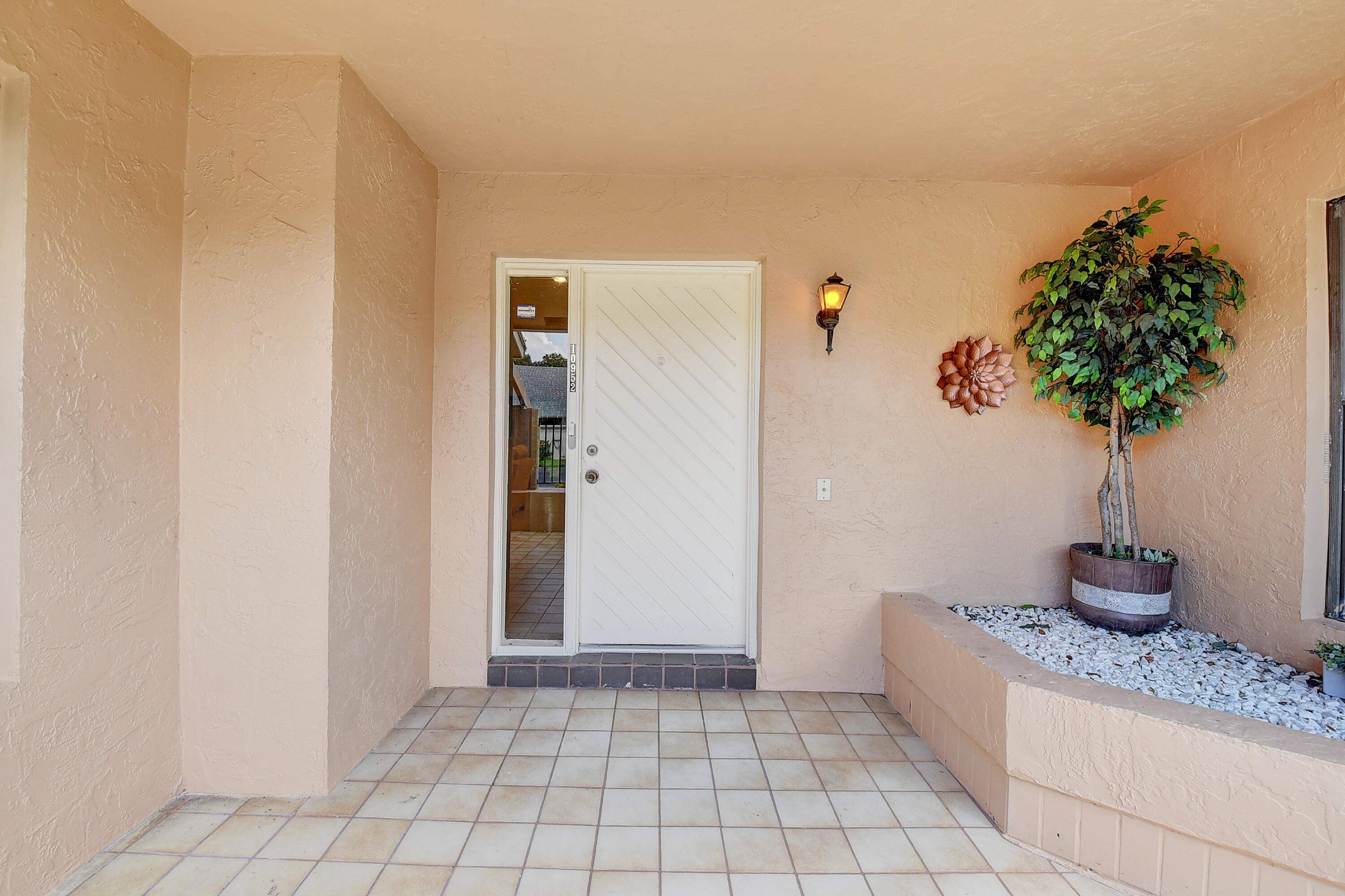 10952 Lake Front Place Boca Raton, FL 33498 - Photo 5 of 42 05_dsc_9402_3_4_5_6