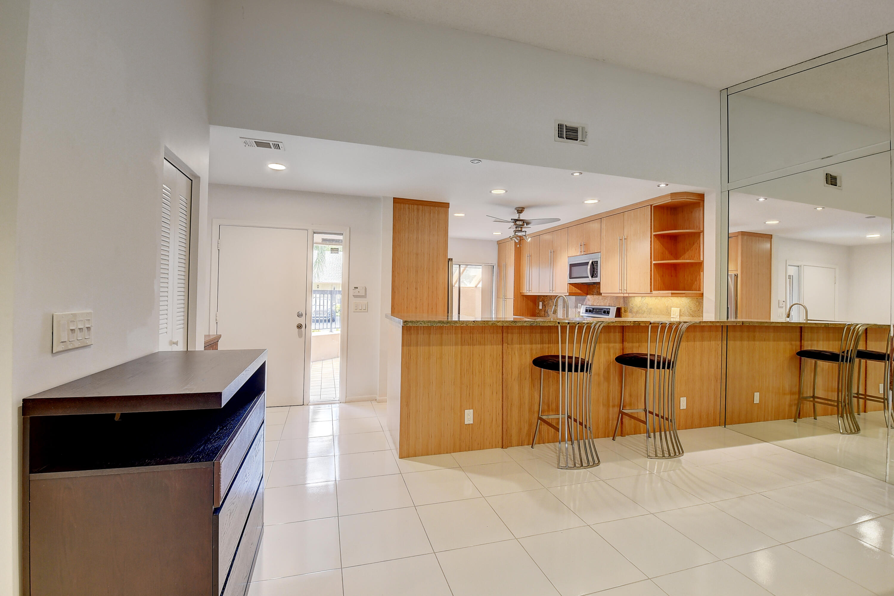 10952 Lake Front Place Boca Raton, FL 33498 - Photo 6 of 42 06_dsc_9407_08_09_10_11