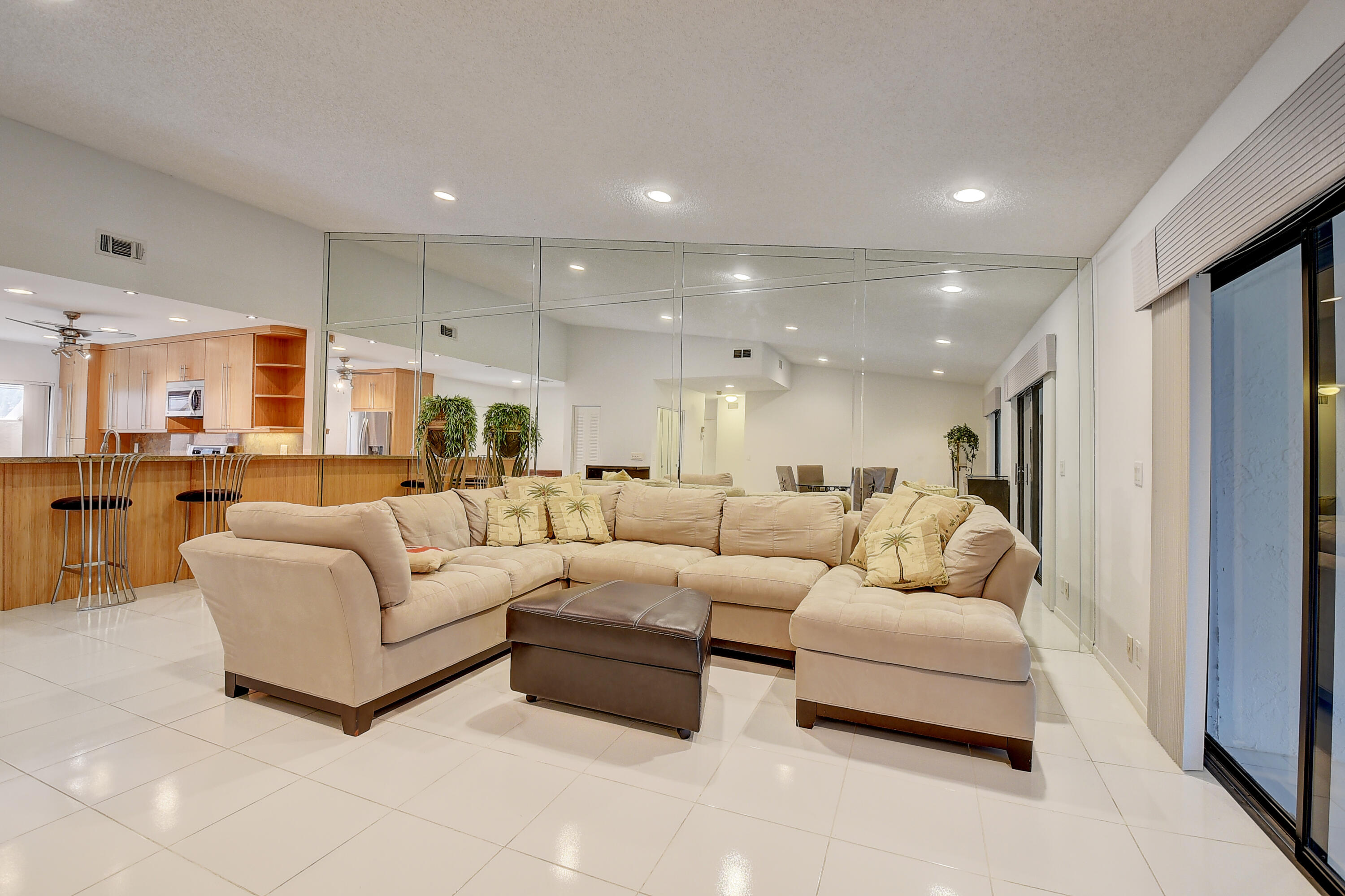 10952 Lake Front Place Boca Raton, FL 33498 - Photo 8 of 42 08_dsc_9417_18_19_20_21