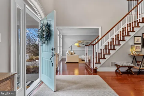 a view of entryway and hall
