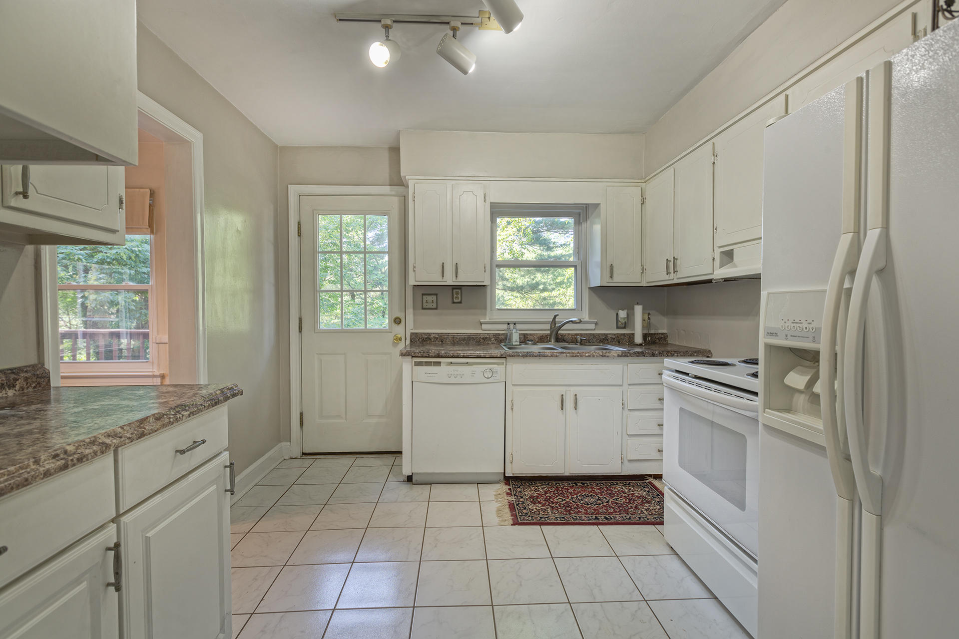 2306 Mt Vernon Road Southwest Roanoke, VA 24015 - Photo 11 of 41 10