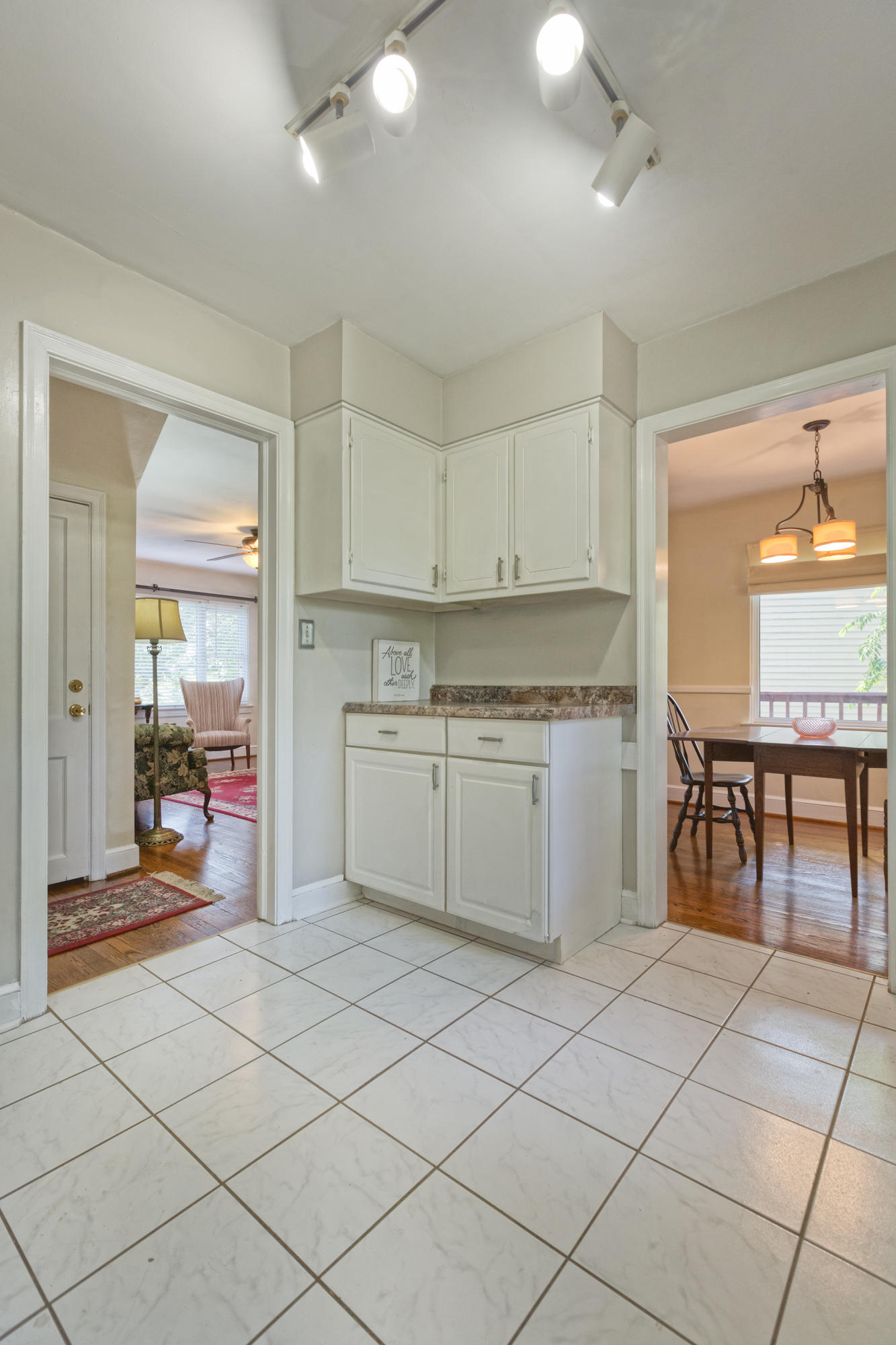 2306 Mt Vernon Road Southwest Roanoke, VA 24015 - Photo 12 of 41 11