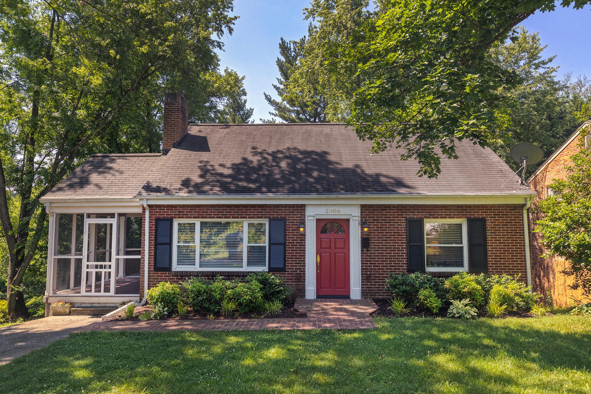 2306 Mt Vernon Road Southwest Roanoke, VA 24015 - Photo 3 of 41 2