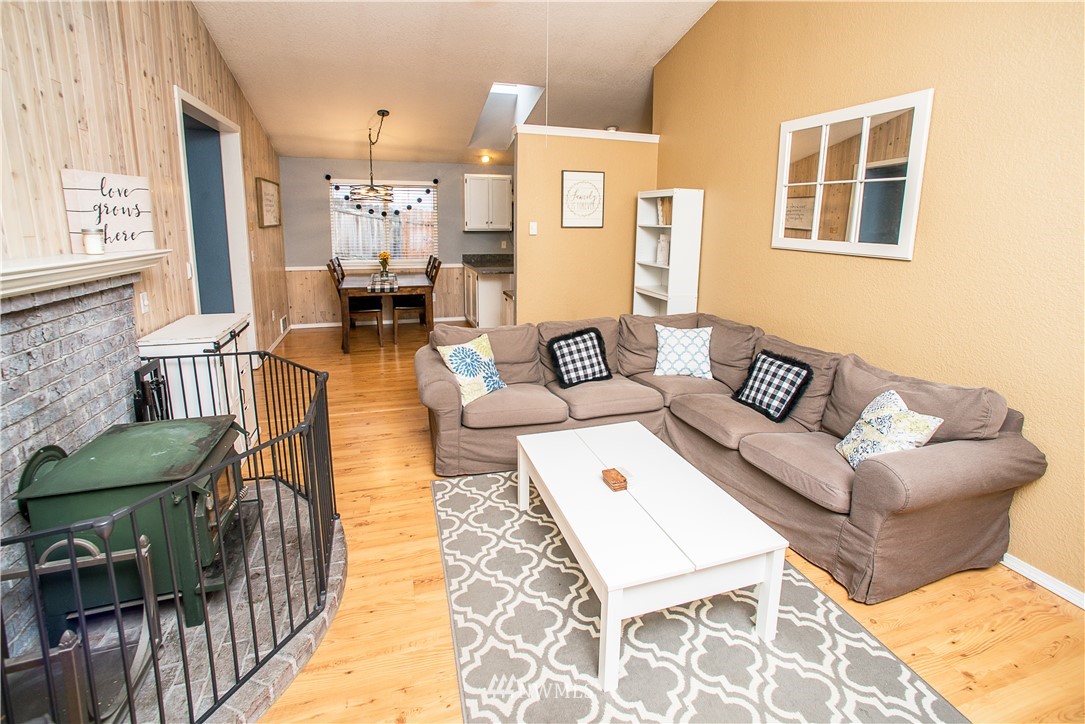 323 167th Place Southeast Bothell, WA 98012 - Photo 6 of 20 Gallery Image 6