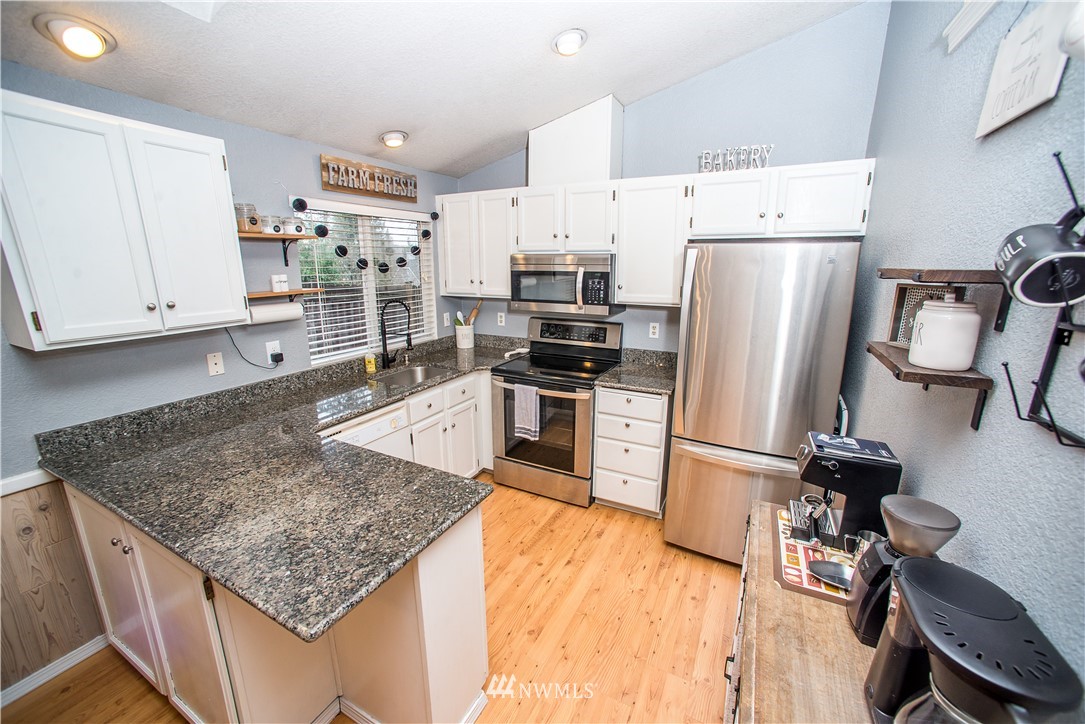 323 167th Place Southeast Bothell, WA 98012 - Photo 8 of 20 Gallery Image 8