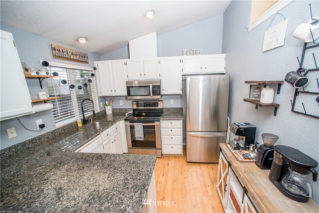 323 167th Place Southeast Bothell, WA 98012 - Photo 9 of 20 Gallery Image 9
