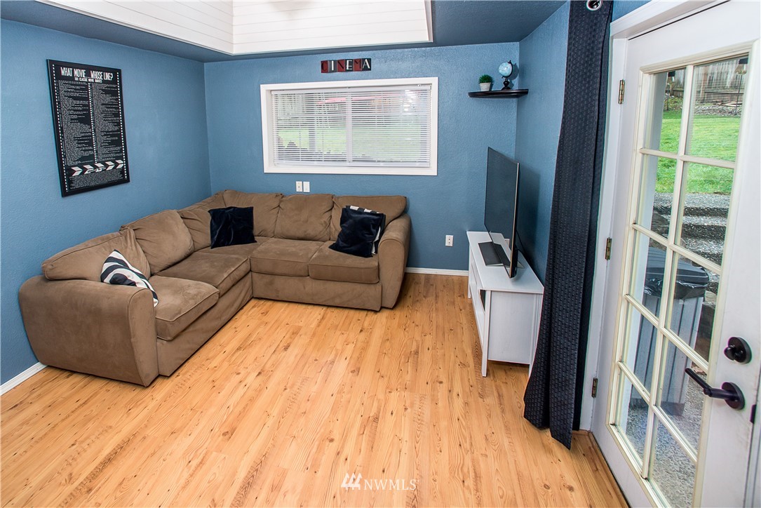 323 167th Place Southeast Bothell, WA 98012 - Photo 10 of 20 Gallery Image 10