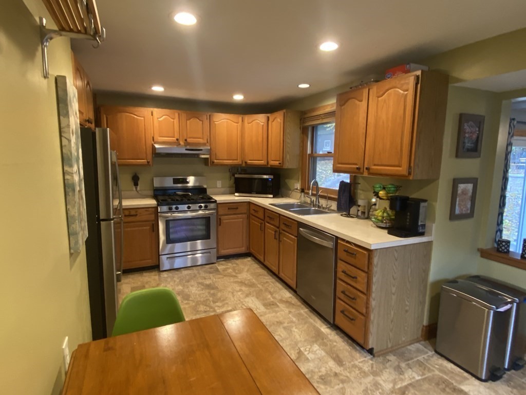 175 Shaker Road Westfield, MA 01085 - Photo 5 of 35 Gallery Image 5