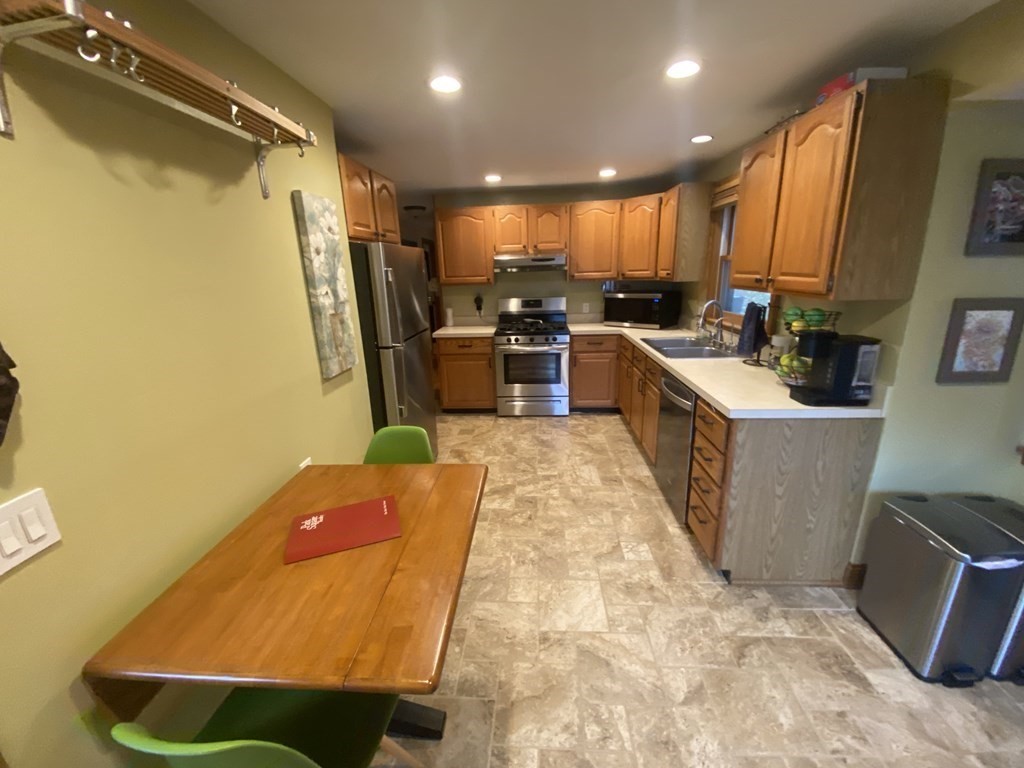 175 Shaker Road Westfield, MA 01085 - Photo 8 of 35 Gallery Image 8