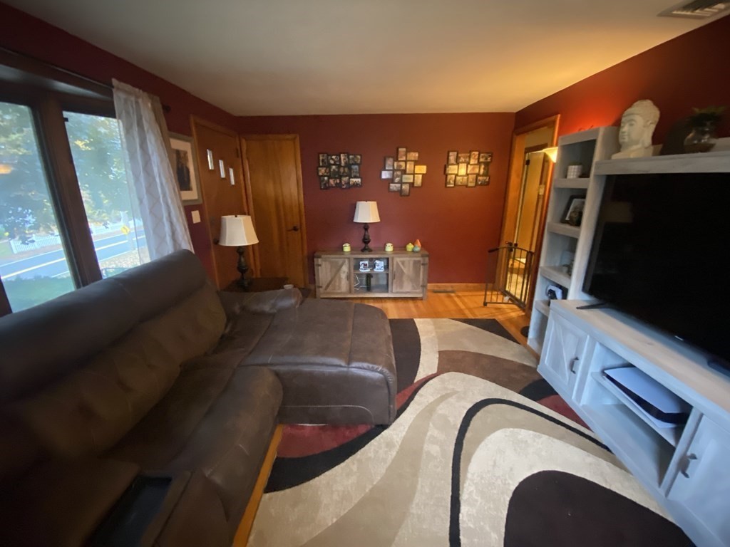 175 Shaker Road Westfield, MA 01085 - Photo 10 of 35 Gallery Image 10