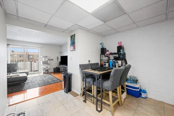 $1,975 | 3223 West Parkway Drive, Unit 3A, Northbrook, IL 60062