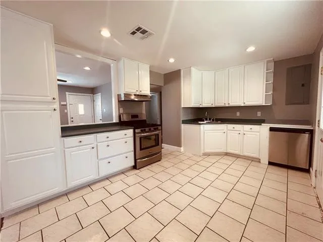 $1,800 | 2124 North Butterfly Circle, Terrytown, LA 70056