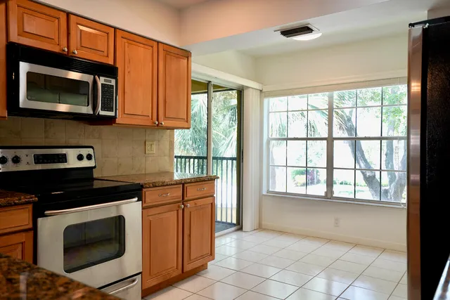 $495,000 | 2121 South Ocean Boulevard, Unit 804, Lauderdale-by-the-Sea, FL 33062