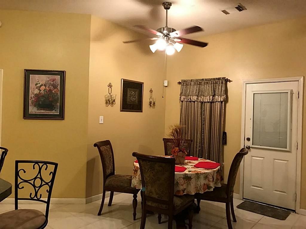 1706 Riane Lane Houston, TX 77049 - Photo 8 of 10