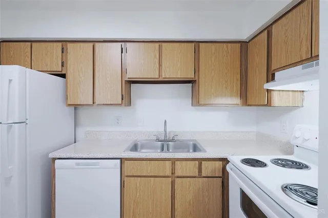 $869 | 2323 Wells Branch Parkway, Unit F104, Austin, TX 78728