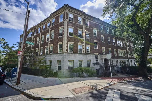 $795,000 | 86 Buckingham Street, Unit 32, Cambridge, MA 02138