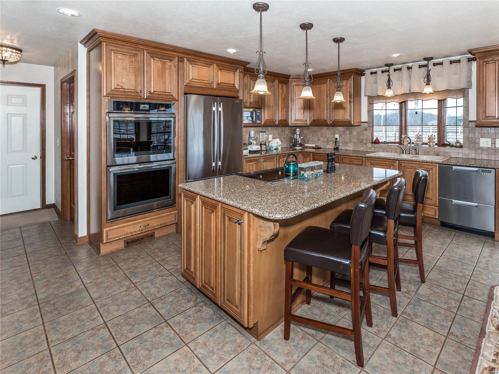 10758 Pocahontas Road Marine, IL 62061 - Photo 5 of 44