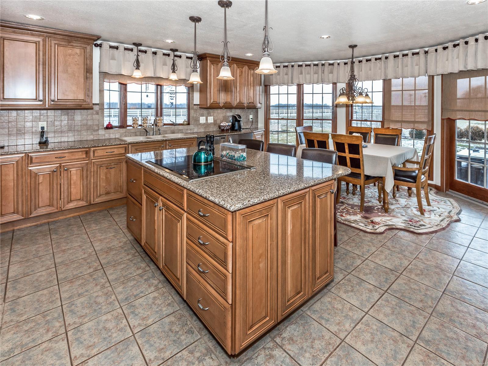 10758 Pocahontas Road Marine, IL 62061 - Photo 6 of 44