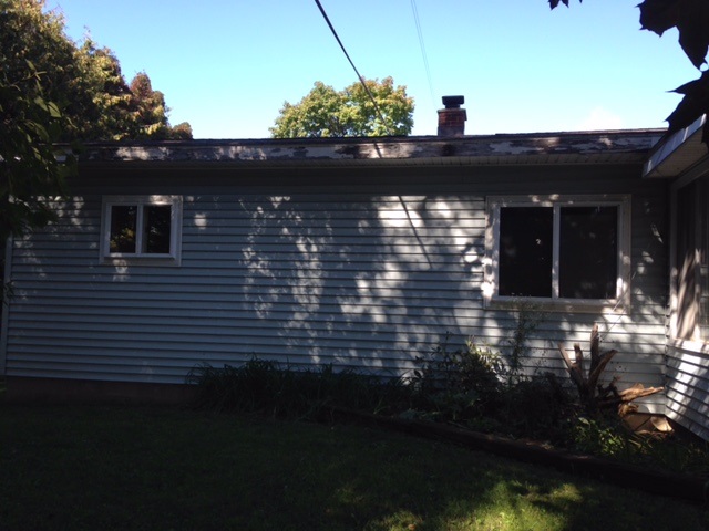 19845 Gennett Road Charlevoix, MI 49720 - Photo 3 of 20 1808024-2.JPG