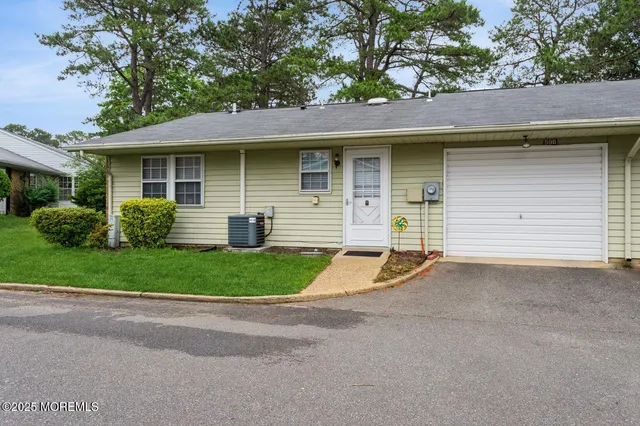 $218,000 | 59 B Cambridge Circle, Manchester Township, NJ 08759