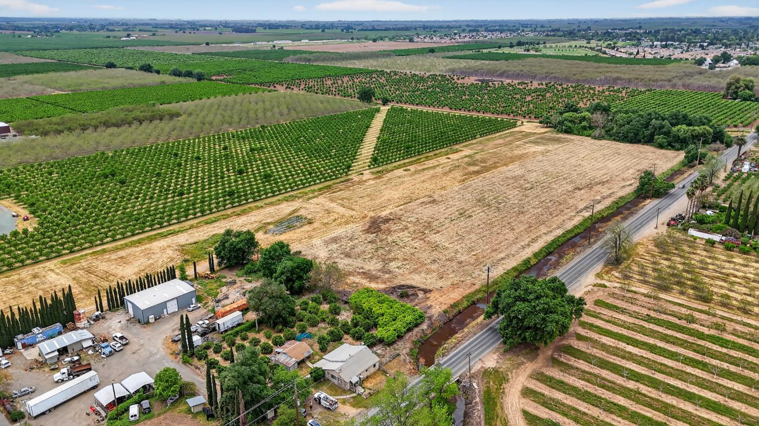 8066 Larkin Road Live Oak, CA 95953 - Photo 3 of 39