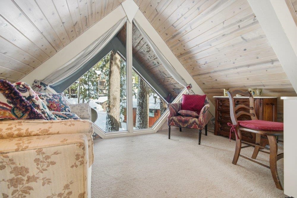 1499 Sandy Way Olympic Valley, CA 96146 - Photo 14 of 28 a room with furniture