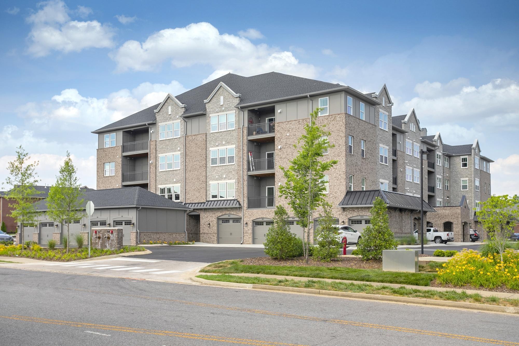 141 Saundersville Road, Unit 1402 Hendersonville, TN 37075 - Photo 51 of 60 a front view of a building
