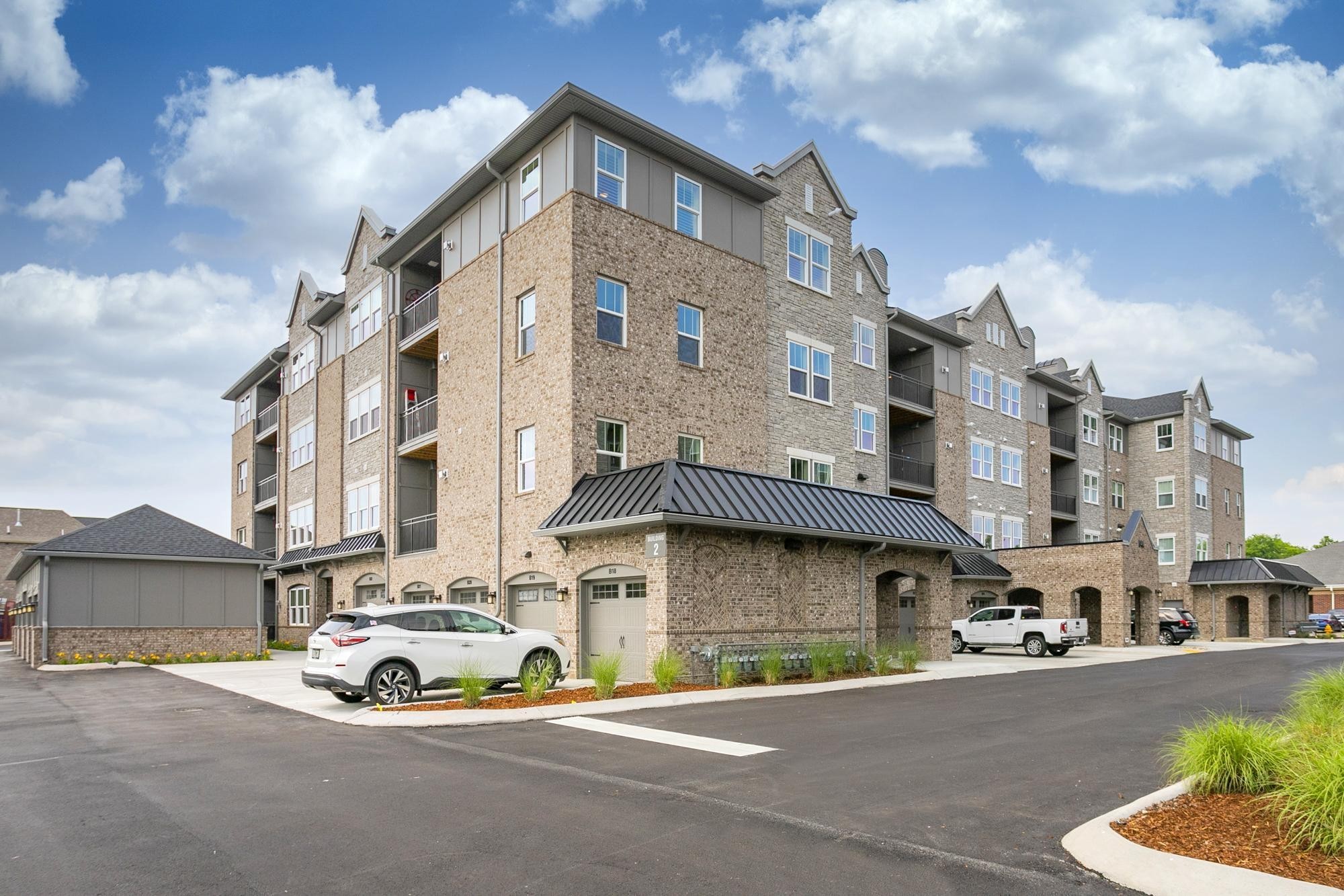 141 Saundersville Road, Unit 1402 Hendersonville, TN 37075 - Photo 52 of 60 a view of a street with of buildings