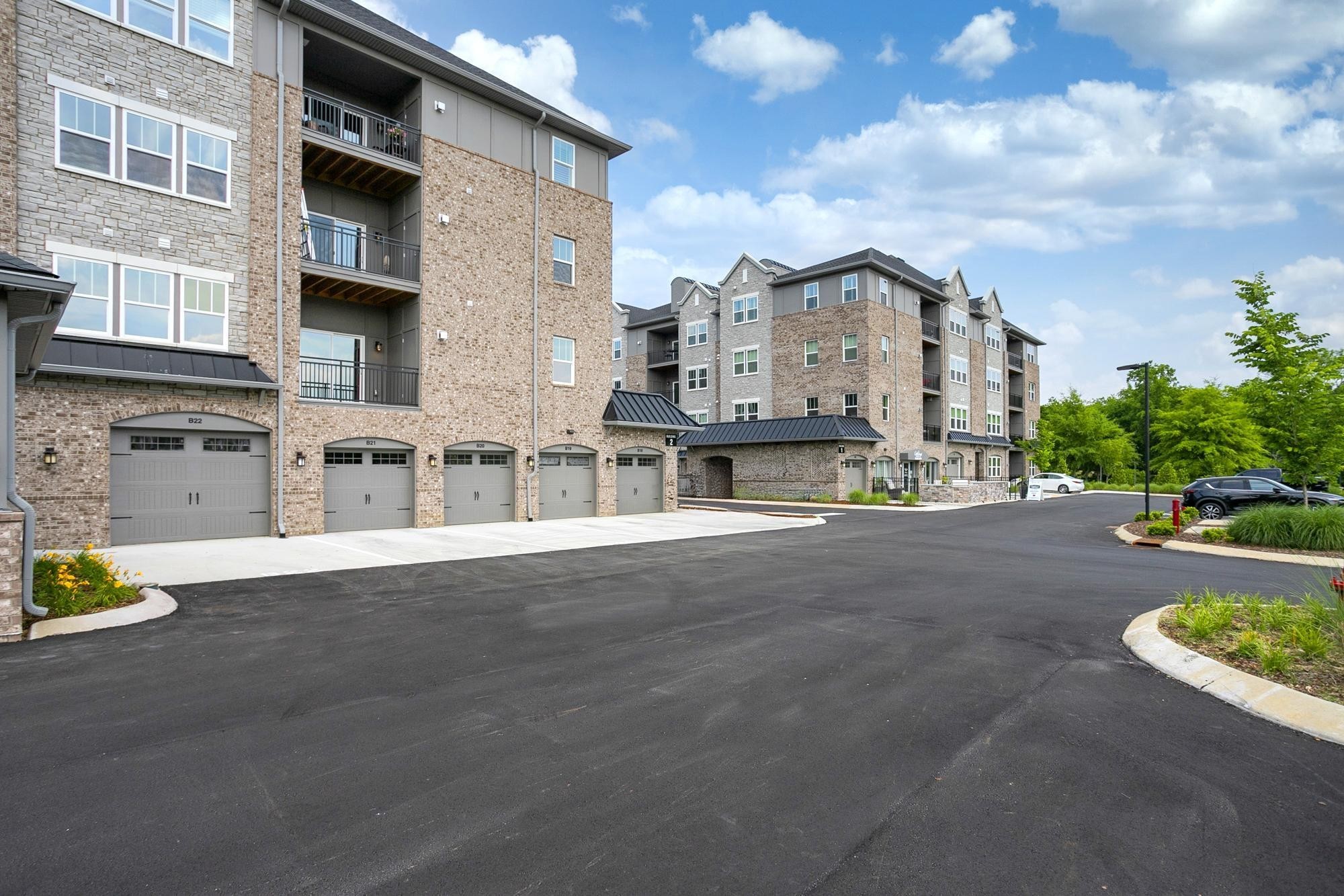 141 Saundersville Road, Unit 1402 Hendersonville, TN 37075 - Photo 54 of 60 a view of a city with tall buildings