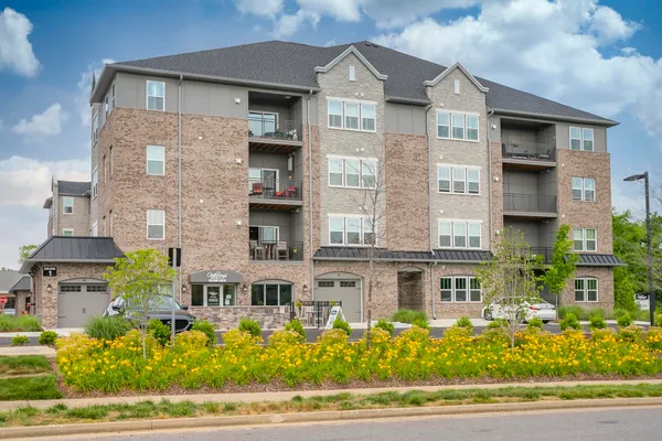 $449,900 | 141 Saundersville Road, Unit 1402, Hendersonville, TN 37075