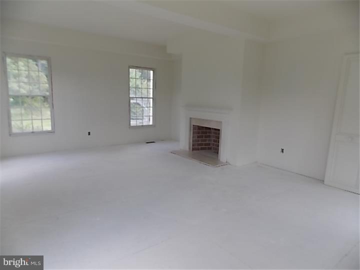 5371 North Branch Road Doylestown, PA 18902 - Photo 7 of 21 Living Room
