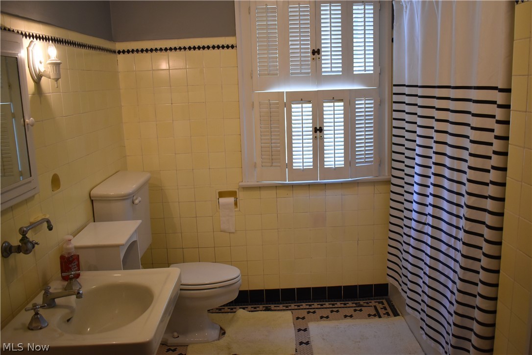 1033 Cambridge Road Coshocton, OH 43812 - Photo 26 of 35 Gallery Image 26