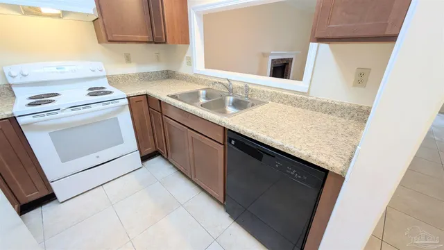 $1,195 | 3041 Belle Meade Drive, Unit A, Pensacola, FL 32503