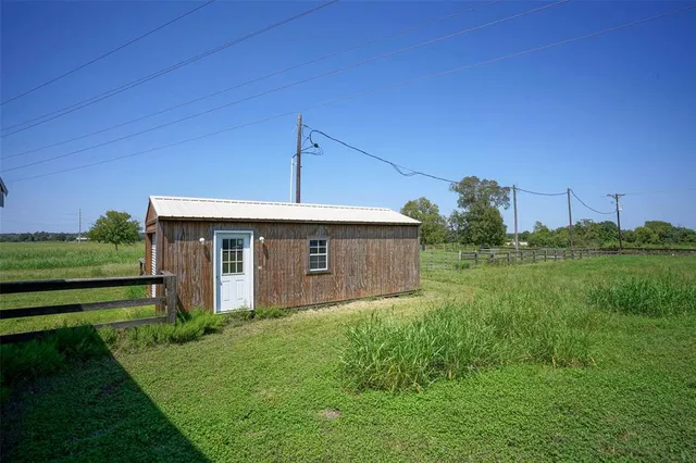 $525,000 | 15991 State Highway 30, Richards, TX 77873