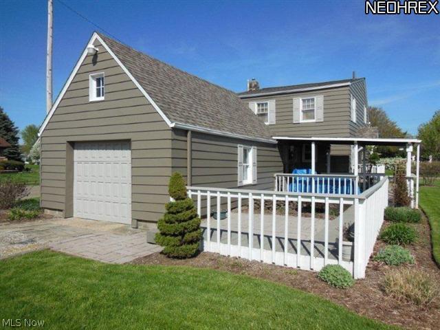 1063 Amherst Road Northeast Massillon, OH 44646 - Photo 4 of 16 Gallery Image 4