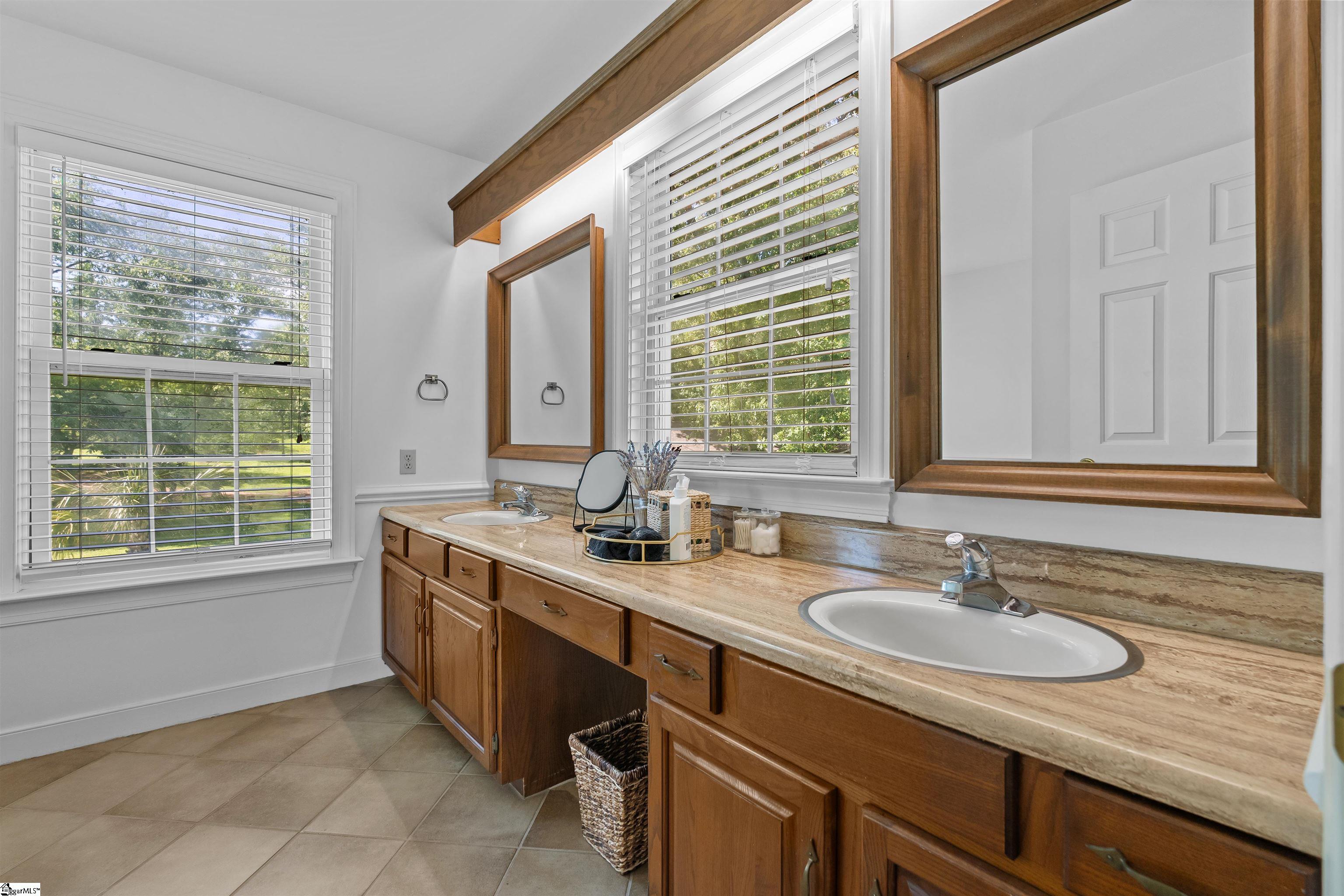 18184 Eagle Point Seneca, SC 29672 - Photo 40 of 50 Gallery Image 40