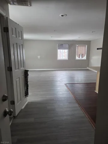 $3,000 | 1410 East Elizabeth Avenue, Linden, NJ 07036