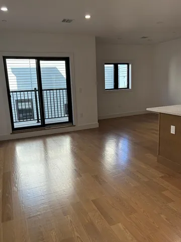 $3,000 | 95-97 Addison Street, Unit 204, Boston, MA 02128