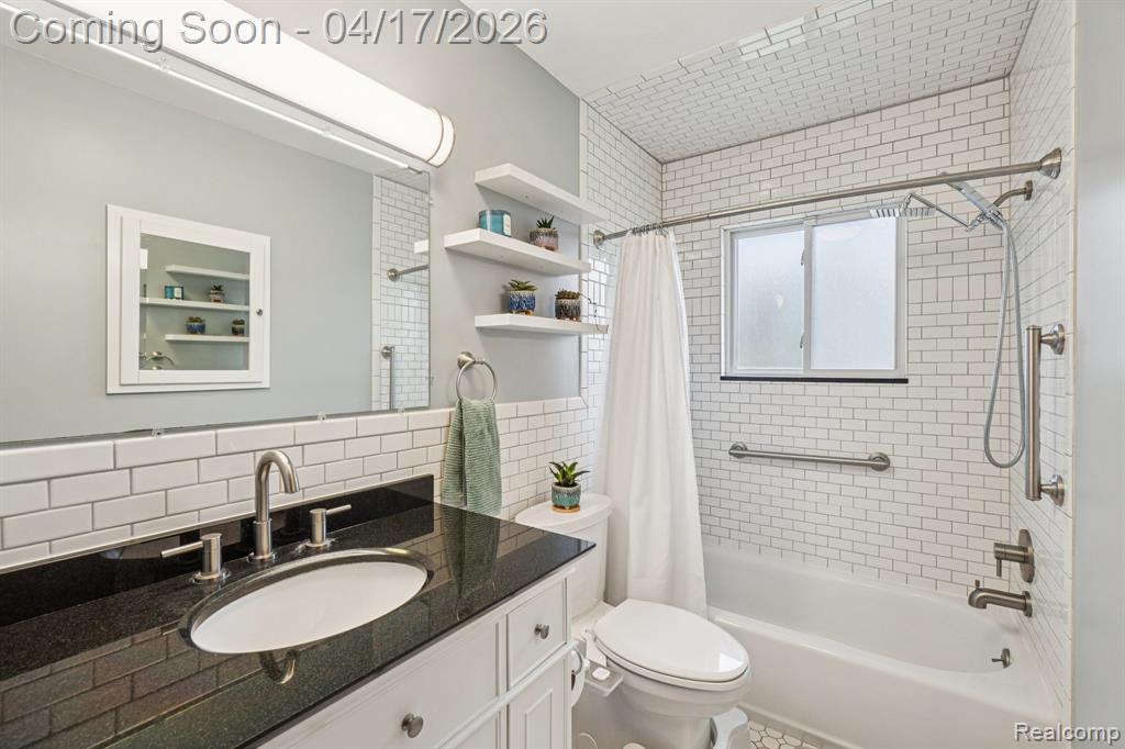 2385 Keith Road West Bloomfield, MI 48324 - Photo 13 of 25 Gallery Image 13