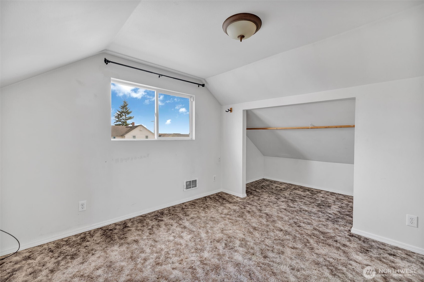 1332 East Marine View Drive Everett, WA 98201 - Photo 14 of 26