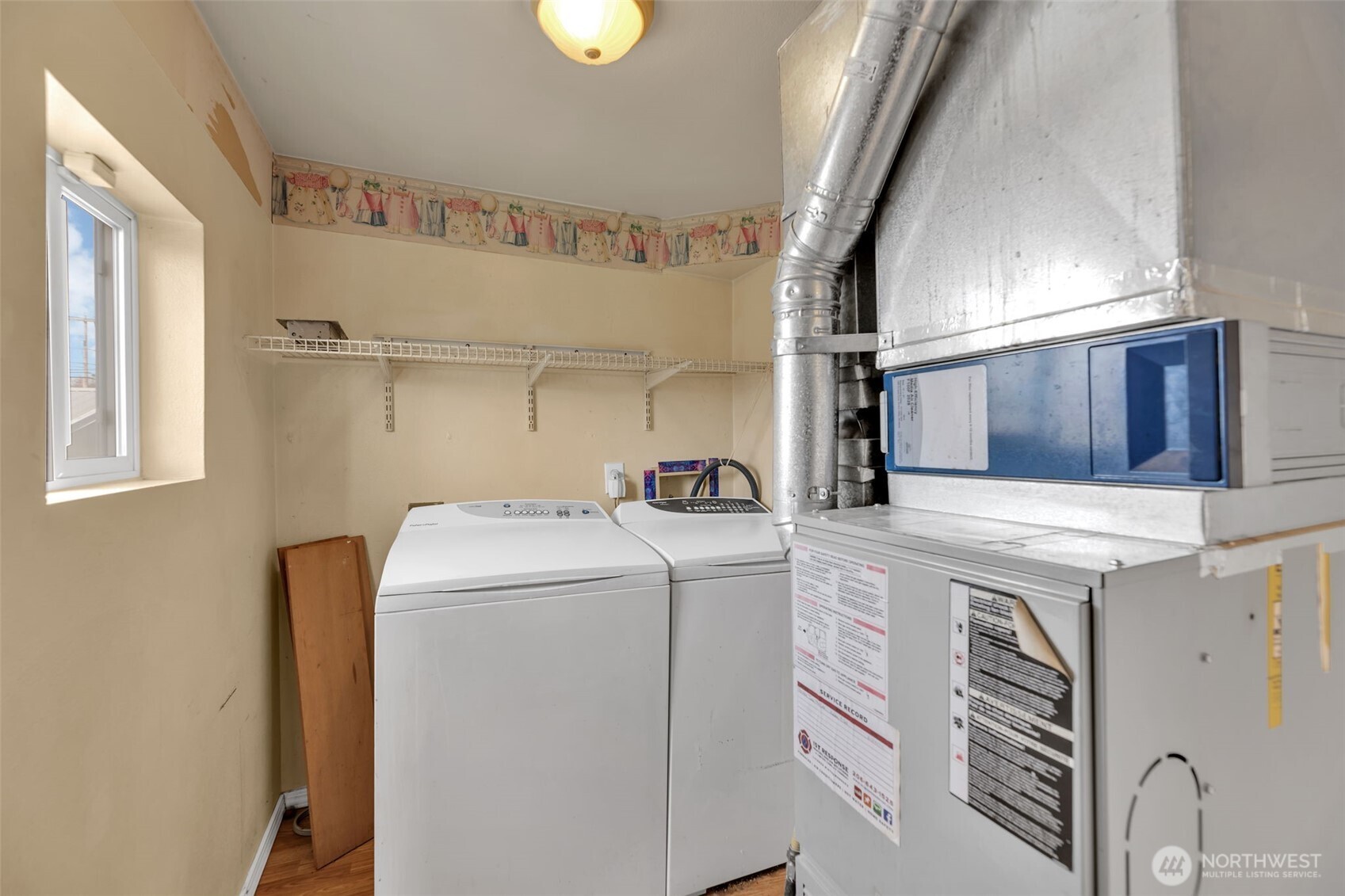 1332 East Marine View Drive Everett, WA 98201 - Photo 16 of 26 a utility room with dryer and washer
